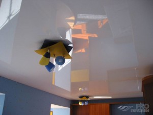 Как клеить стеклохолст на потолок самостоятельно